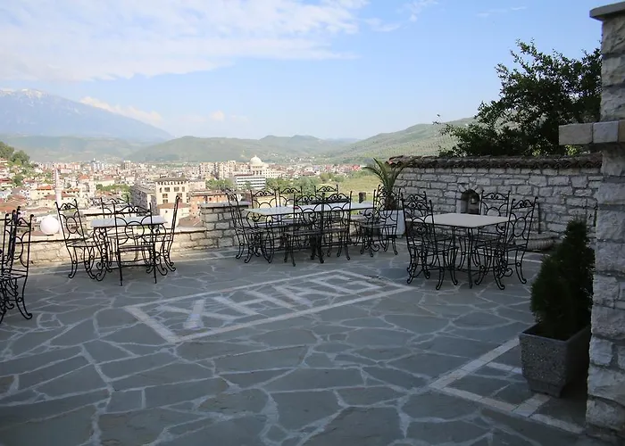 维拉亚历山大酒店 培拉特