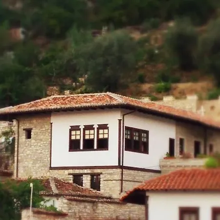 Aleksander Hotel