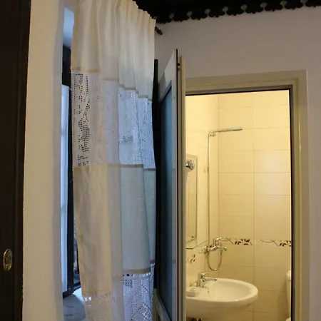 Aleksander Hotel